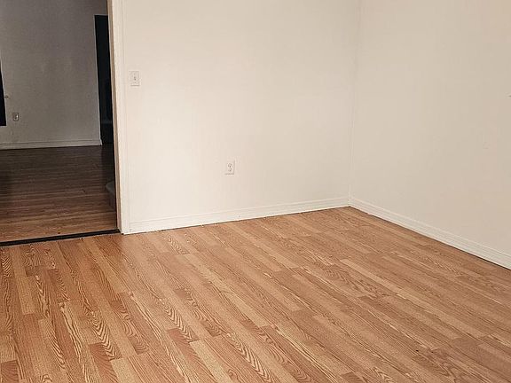 3rd image of 2548 Oswego Ave