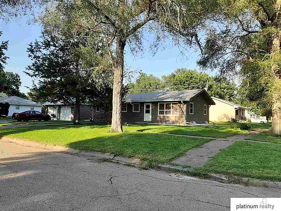 3rd image of 304 N School St