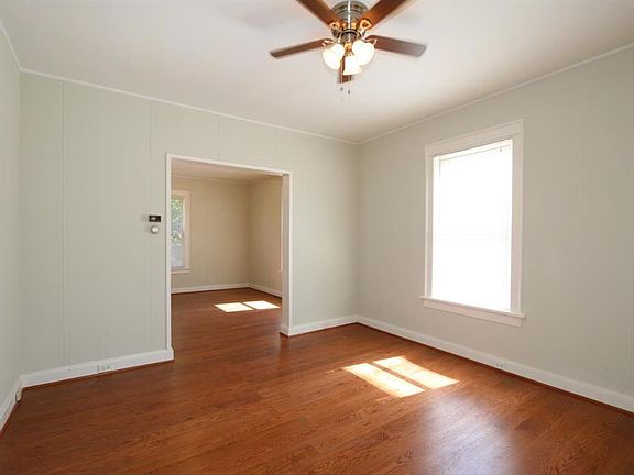 5th image of 3230 Glenmore Ave