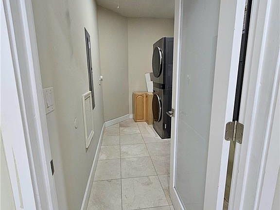 5th image of 41 33rd AVE NE