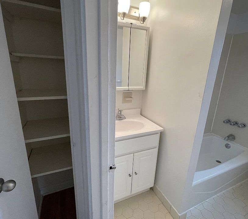 379 Church St Lodi, NJ Zillow Apartments for Rent in Lodi