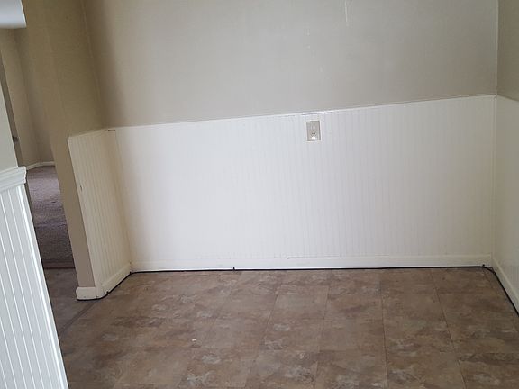 Eat in portion of Kitchen