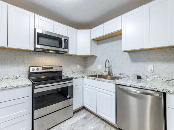 608 Arbor Ln, Lancaster, TX 75134