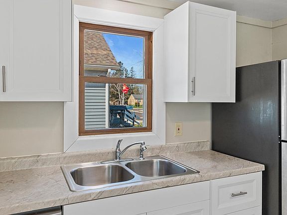 4th image of 1021 MCKINLEY STREET
