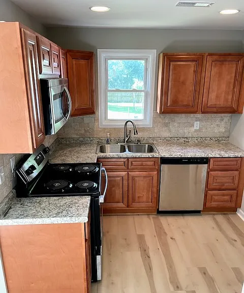 324 Gatewood Ave #B — Photo 6