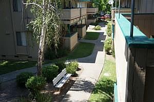 4th image of 447 W Monte Vista Ave APT B