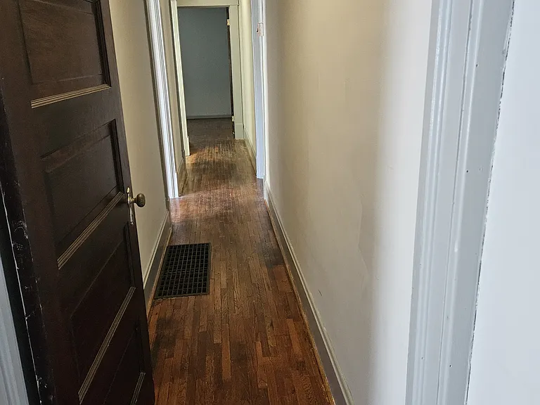 1041 W State St — Photo 10