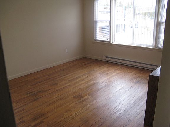 5th image of 22006 N Chrysler Dr #4