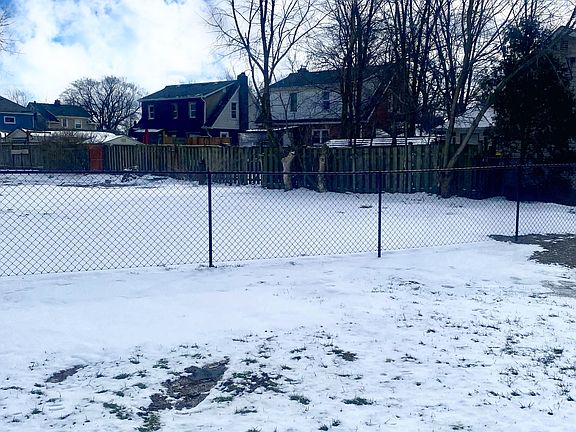 4th image of 45 Riverside Dr