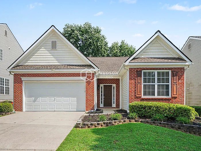 1060 Clairidge Ln