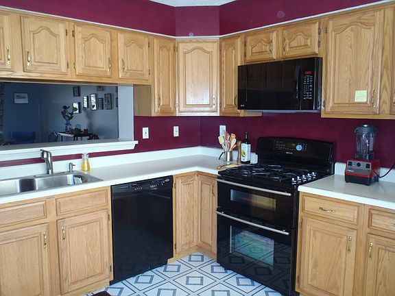 Kitchen - nice and big!