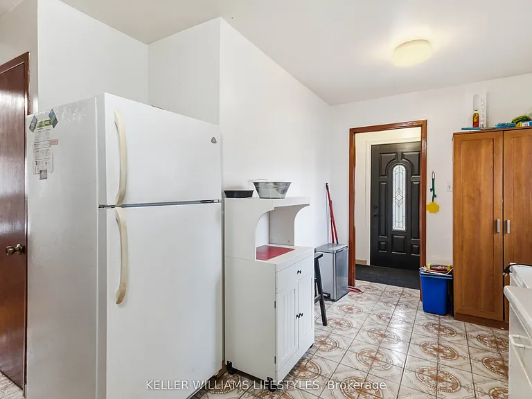 156 Paperbirch Cres — Photo 14