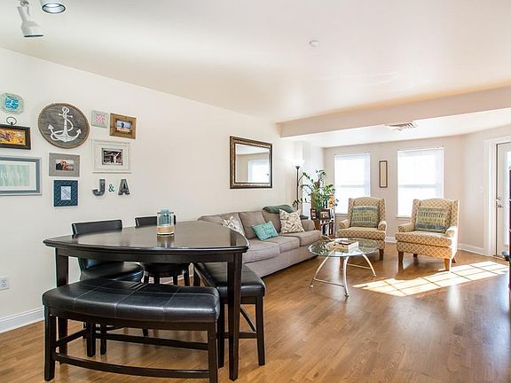 3rd image of 10 Seaport Dr APT 2309