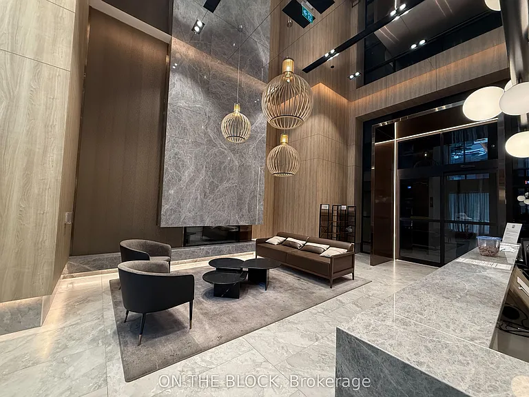 252 Church St #Penthouse 17 — Photo 1