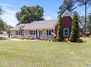 500 Honeysuckle Ln, Albertville, AL 35950