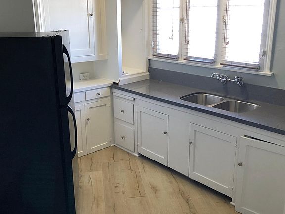 3rd image of 1011 N Alfred St #12