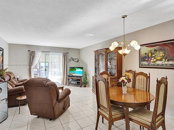 2nd image of 17050 NE 14th Ave APT 215