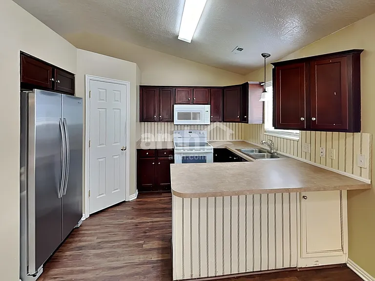 252 S 540 W — Photo 4