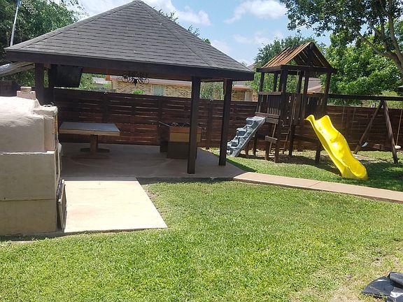 4th image of 4213 Canadiana Ln