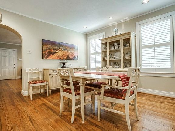 4th image of 1302 Canterbury Ct