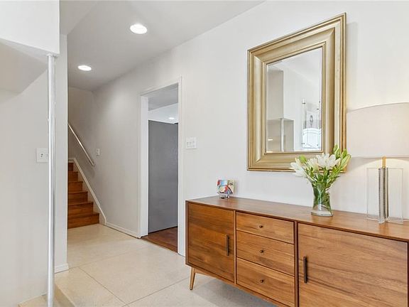 3rd image of 2808 Jefferson Ave