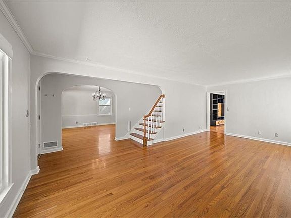5th image of 7419 Campbell St