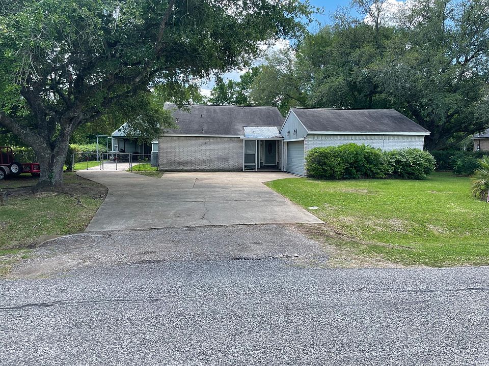 1st image of 107 Estate Dr