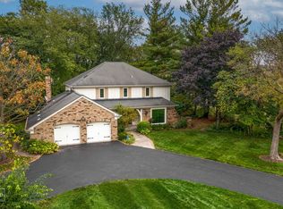 615 Harding Rd, Hinsdale, IL 60521