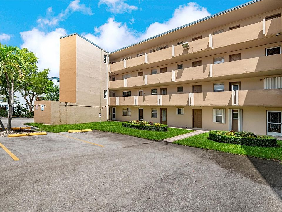1st image of 1401 NE 191st St #D101