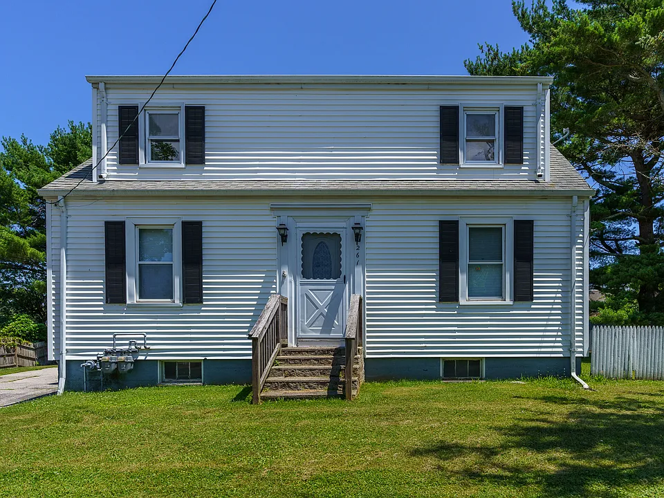 261 Turnpike Ave #1