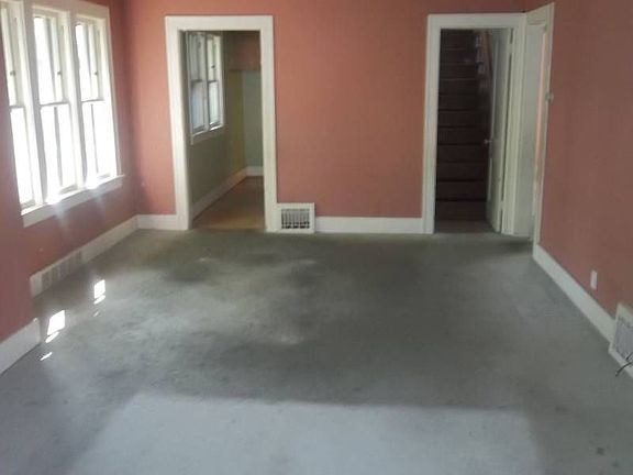4th image of 140 N East Ave