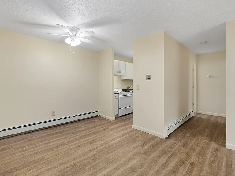 East Bay Apartments — Photo 25