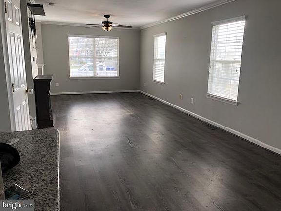 3rd image of 104 Foxtail Ln