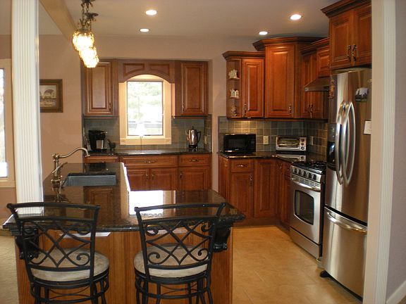 3rd image of 5 Buhl Ln