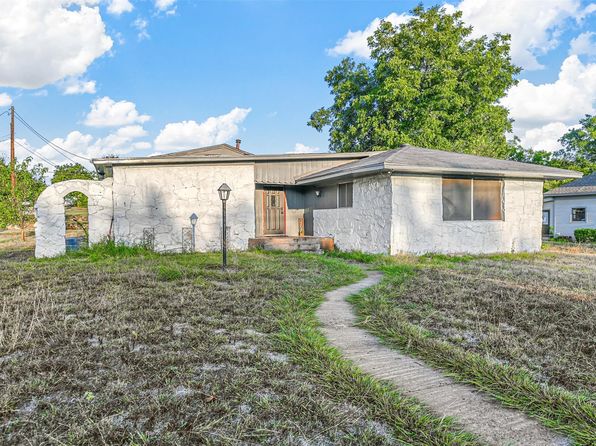 1101 S Trinity St, Decatur, TX 76234