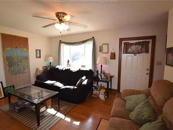 5th image of 1120 Park Dr