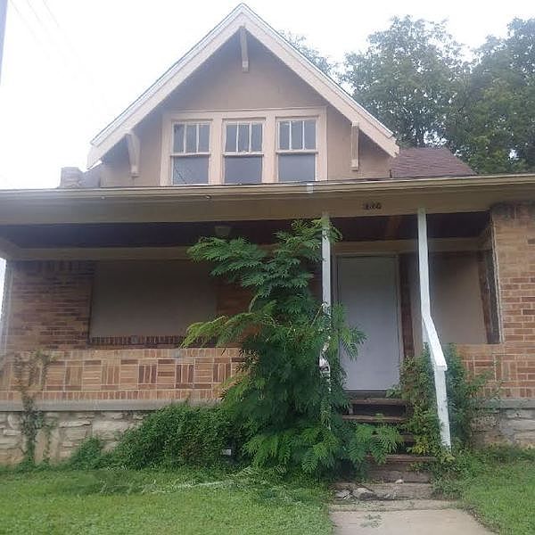 1st image of 1824 E 68th Ter