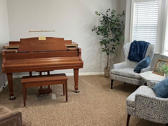 2nd image of 323 N 4200 E