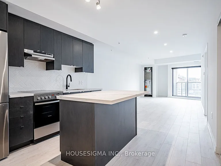 408 Brown Ct #212 — Photo 2