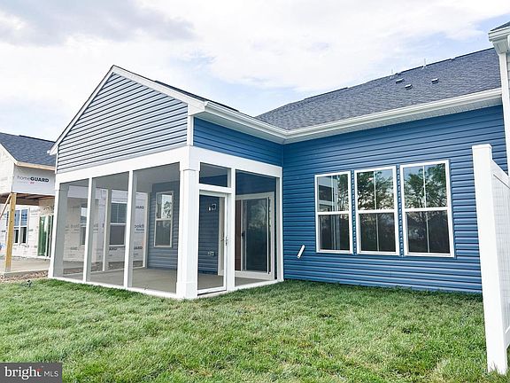 3rd image of 108 Zinnia Ln