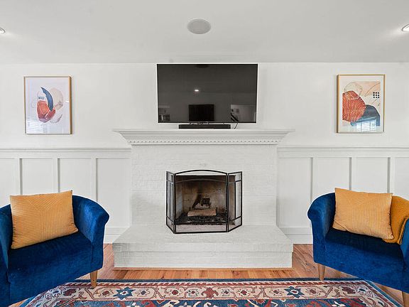 5th image of 732 Coachway Ct