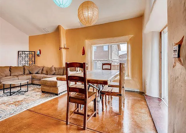 66 Climax Dr — Photo 3