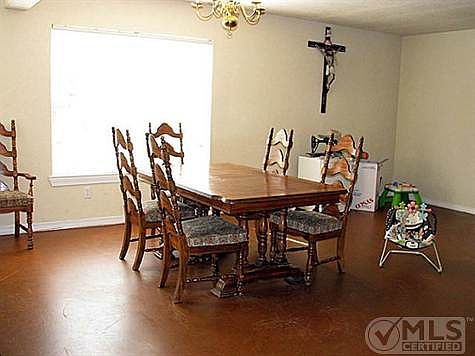 5th image of 6985 Woodland Dr