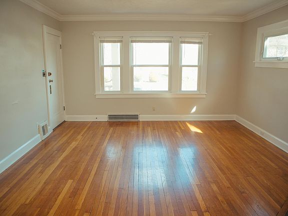 4th image of 14917 Arden Ave