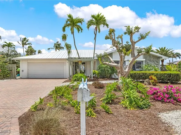 3625 San Carlos Dr, Saint James City, FL 33956