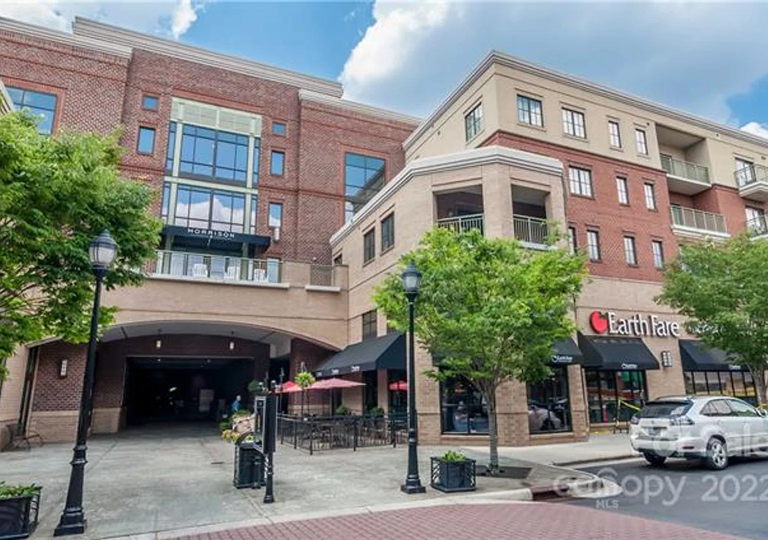 Gorgeous 1 bedroom, 1 bathroom condo in Morrison Condominiums in the heart of Southpark! — Photo 2