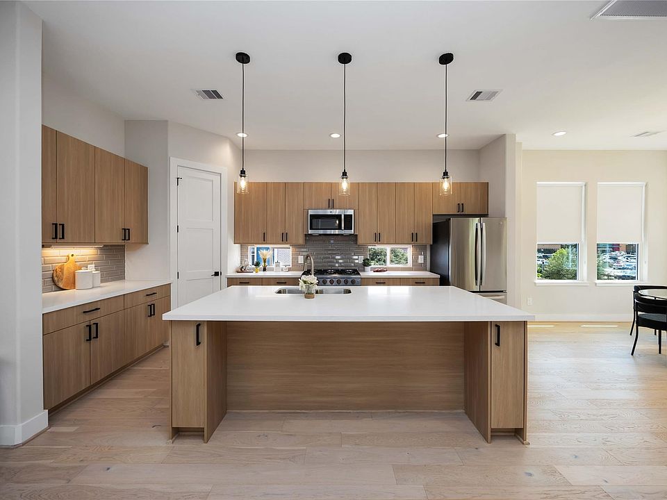 1st image of 2507 N Macgregor Way