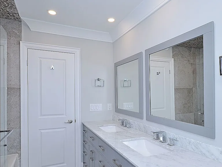 326 Slade Cres #LOWER — Photo 25