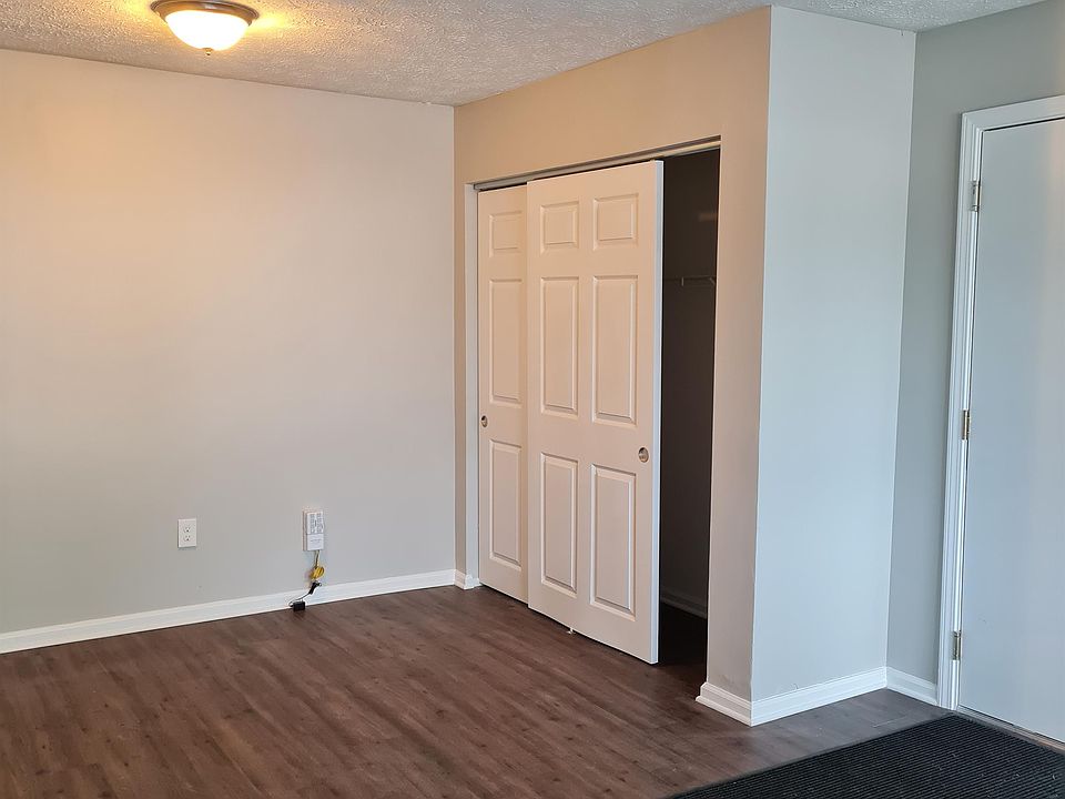 1st image of 115 Southview Dr #32