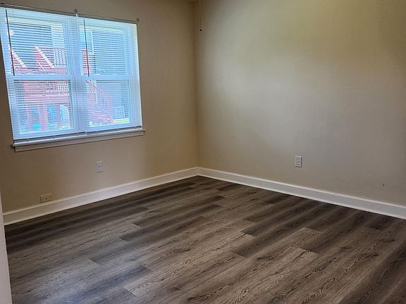 4th image of 510 Oak St #2